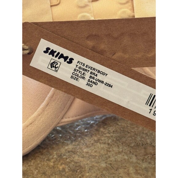 Skims Fits Everybody T-shirt Bra Sand Size 30D - Picture 9 of 9